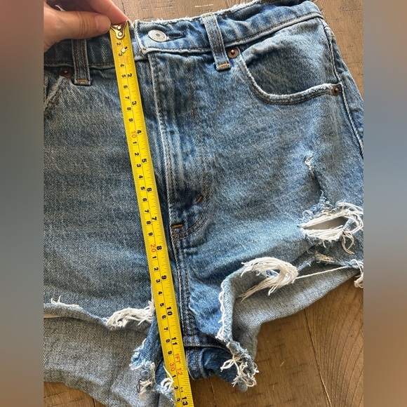 Abercrombie & Fitch Distressed Denim High Rise Mom Shorts size 2 / 26 - Picture 9 of 10